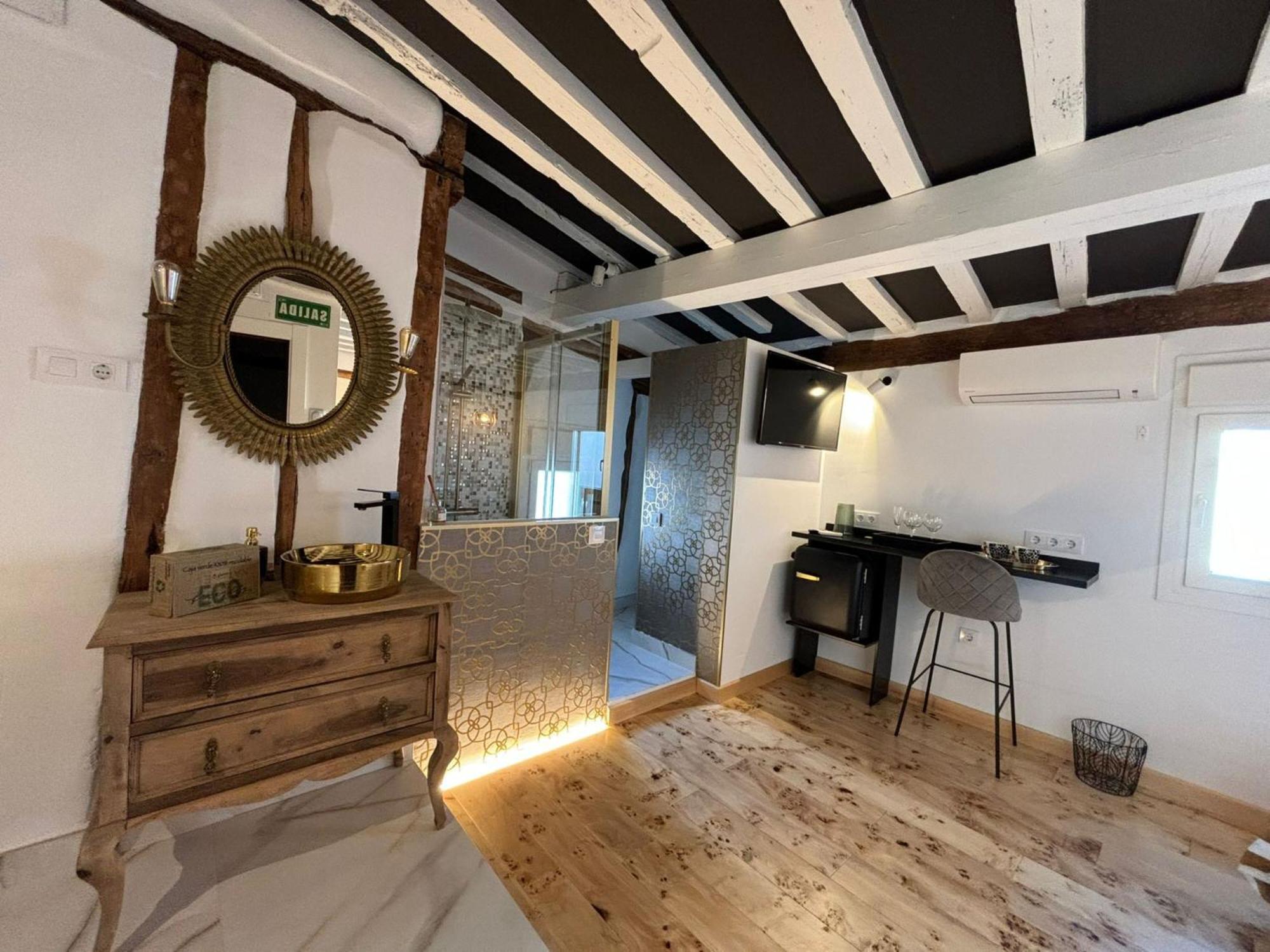 Secreto Suites By Gloove Куенка Екстериор снимка