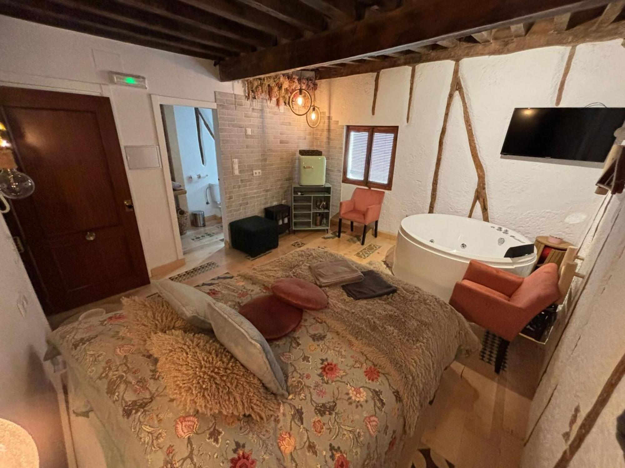 Secreto Suites By Gloove Куенка Екстериор снимка